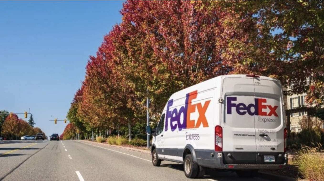  快递服务提供商在不断增长的市场中展开竞争。